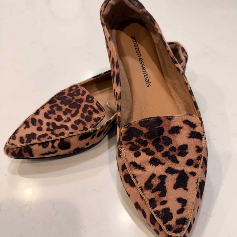 EUC - Amazon Essentials Womens Loafer Flat - Picture 2 of 6